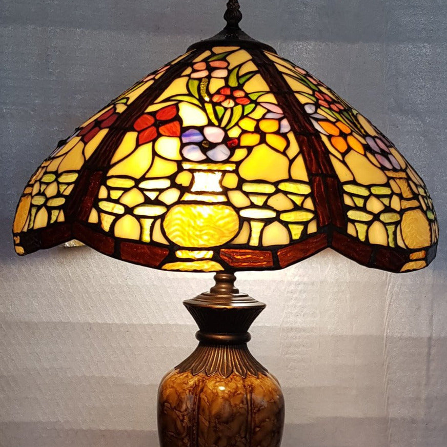 Leadlight Style Floral Urn Table Lamp - Beths Emporium