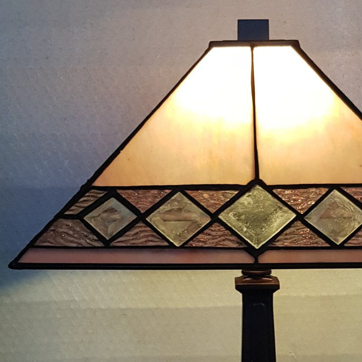 Leadlight Style Paramount Table Lamp - Beths Emporium
