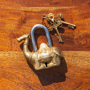 Polished Brass Antique Vintage Camel Padlock & Key - Beths Emporium