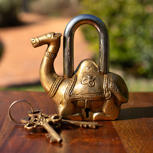Polished Brass Antique Vintage Camel Padlock & Key - Beths Emporium